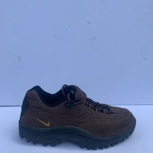Vintage 2002 Nike ACG Lahar Low Hiking Shoes Boots Trail Run Low Boots Size W 7